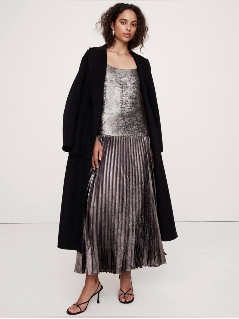 Banana Republic Women's Silver Metallic Pleated Drop Waist Maxi Dress Size 6